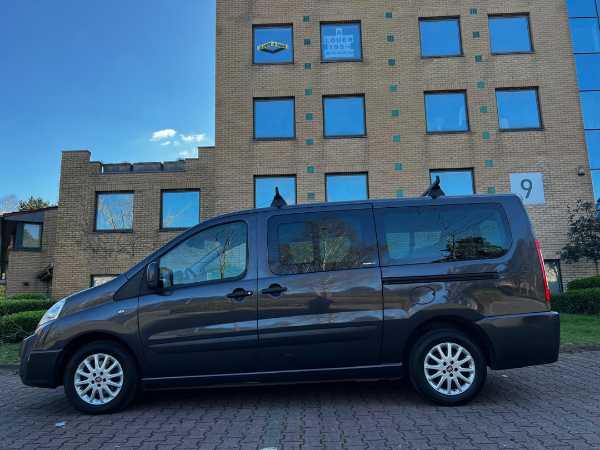 Fiat Scudo Fiât scudo 2.0 hdi panorama 8 places rallongé carnet