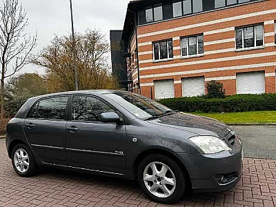 Toyota Corolla IX 90 D-4D LINEA SOL MMT 5P
