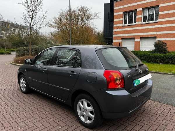 Toyota Corolla IX 90 D-4D LINEA SOL MMT 5P