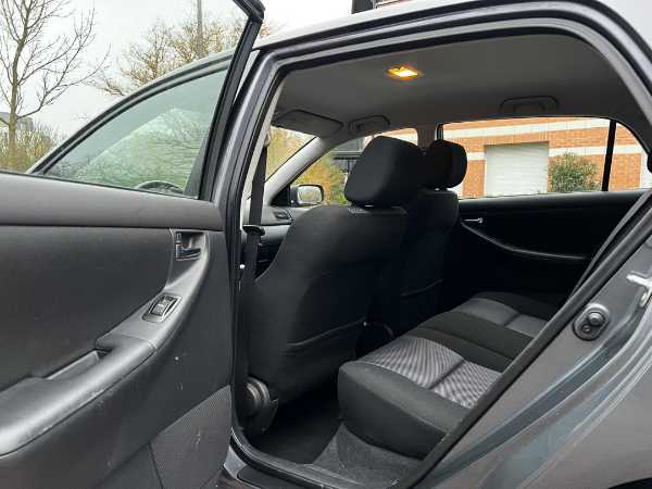 Toyota Corolla IX 90 D-4D LINEA SOL MMT 5P