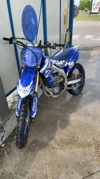 YAMAHA YZF