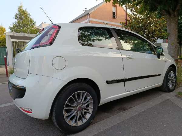 Fiat Punto Evo 1.3 MULTIJET 75 S&amp;S DPF DYNAMIC 5P