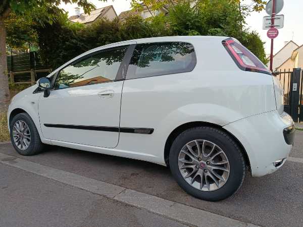 Fiat Punto Evo 1.3 MULTIJET 75 S&amp;S DPF DYNAMIC 5P
