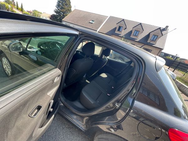 Peugeot 207 1.4 HDI 70 STYLE BLUE LION 5P