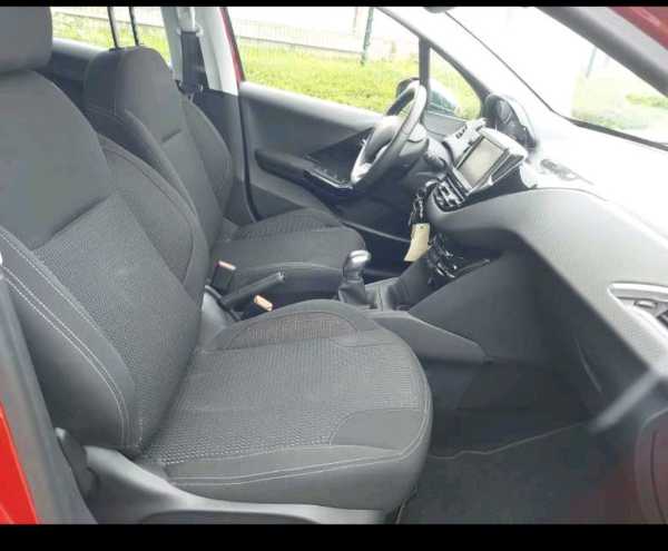 Peugeot 208 Peugeot 208 Pure Allure de 2016, 176 Km. Factures d'entretie