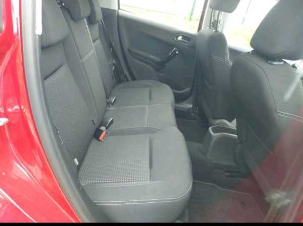 Peugeot 208 Peugeot 208 Pure Allure de 2016, 176 Km. Factures d'entretie