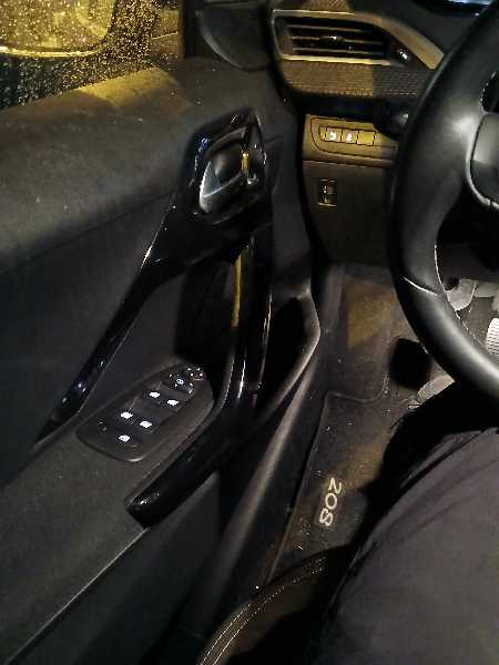 Peugeot 208 Peugeot 208 Pure Allure de 2016, 176 Km. Factures d'entretie