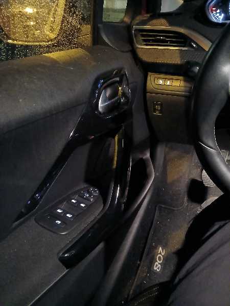 Peugeot 208 Peugeot 208 Pure Allure de 2016, 176 Km. Factures d'entretie