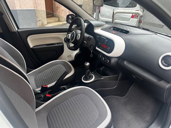 Renault Twingo III (2) 1.0 SCE 75 ZEN