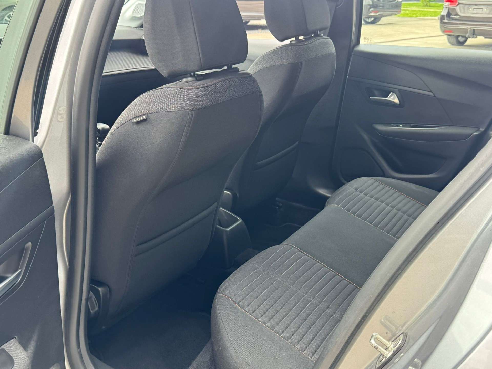 Peugeot 208 1.2i//59.000 KM// FULL CARNET//CARPLAY/GARANTIE