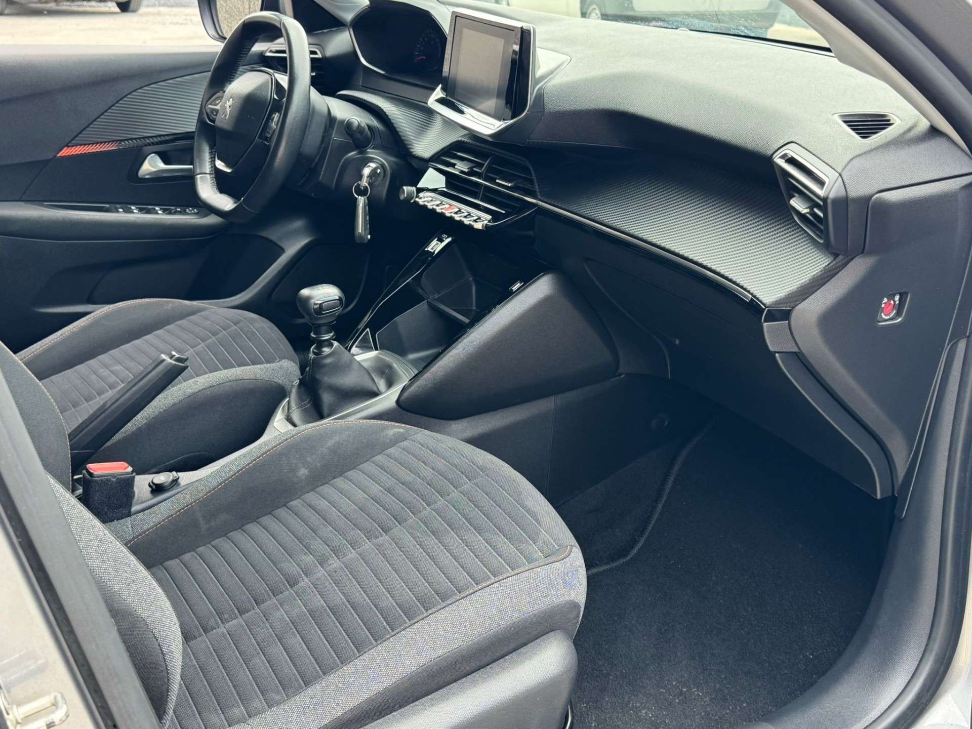 Peugeot 208 1.2i//59.000 KM// FULL CARNET//CARPLAY/GARANTIE