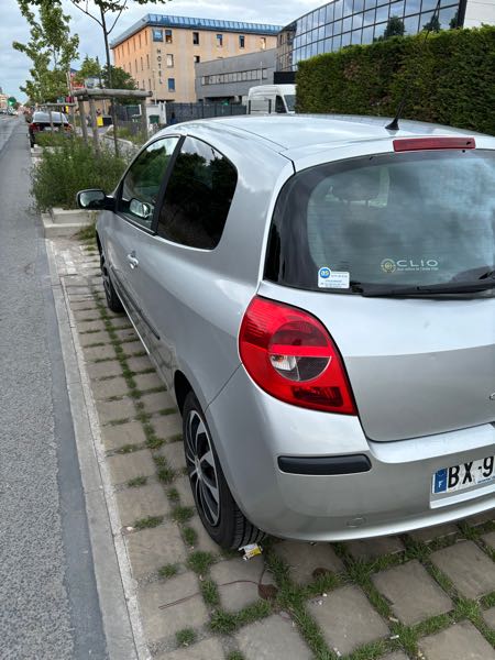 Renault Clio III 1.6 16V 110 DYNAMIQUE 3P