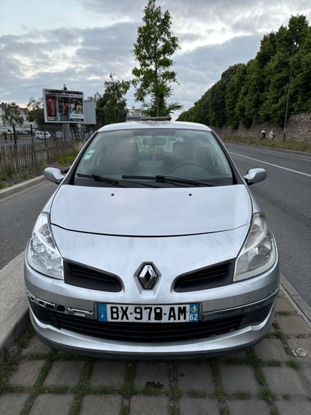 Renault Clio III 1.6 16V 110 DYNAMIQUE 3P