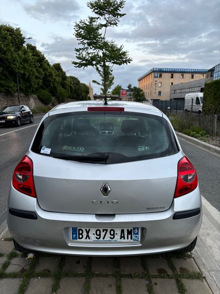 Renault Clio III 1.6 16V 110 DYNAMIQUE 3P