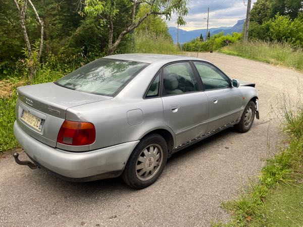 Audi A4 TDI 110 PACK PLUS