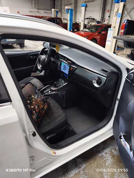 Toyota Auris Toyota Auris hybride ts 136cv