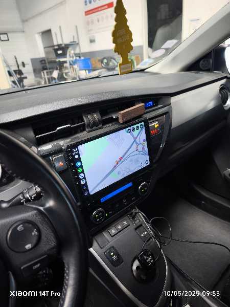 Toyota Auris Toyota Auris hybride ts 136cv