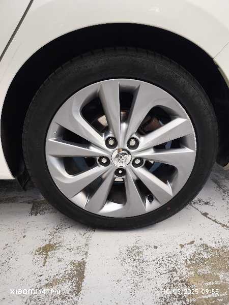 Toyota Auris Toyota Auris hybride ts 136cv