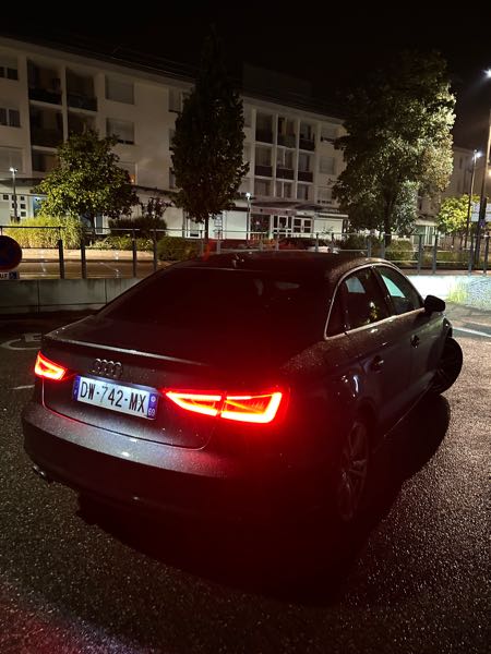 Audi A3 III (2) BERLINE 2.0 TDI 150 S LINE S TRONIC 6