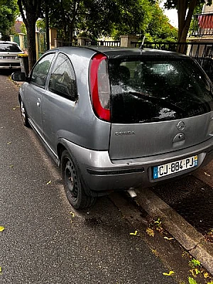Opel Corsa Bonjour, je vends Opel corsa