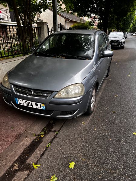 Opel Corsa Bonjour, je vends Opel corsa