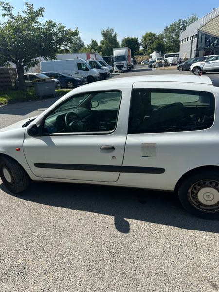 Renault Clio II (2) CAMPUS 1.5 DCI 70 AUTHENTIQUE 3P
