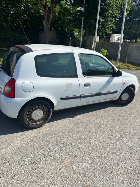 Renault Clio II (2) CAMPUS 1.5 DCI 70 AUTHENTIQUE 3P