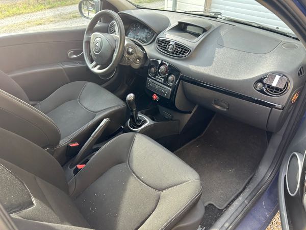 Renault Clio III (2) 1.5 DCI 70 AUTHENTIQUE 3P ECO2