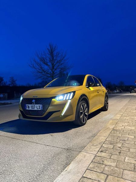 Peugeot 208 (2) 1.2 PURETECH 110 S&amp;S GT LINE 5P