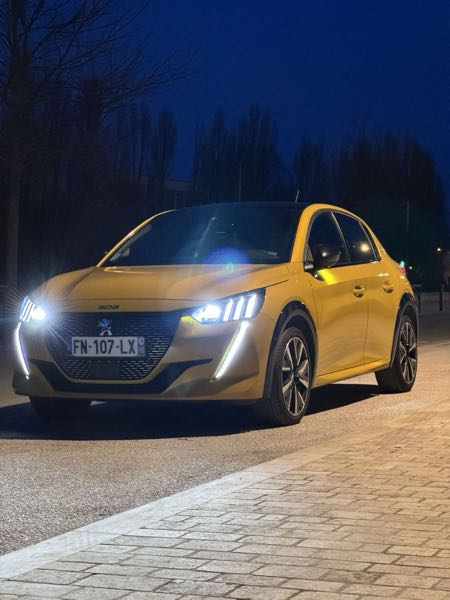 Peugeot 208 (2) 1.2 PURETECH 110 S&amp;S GT LINE 5P