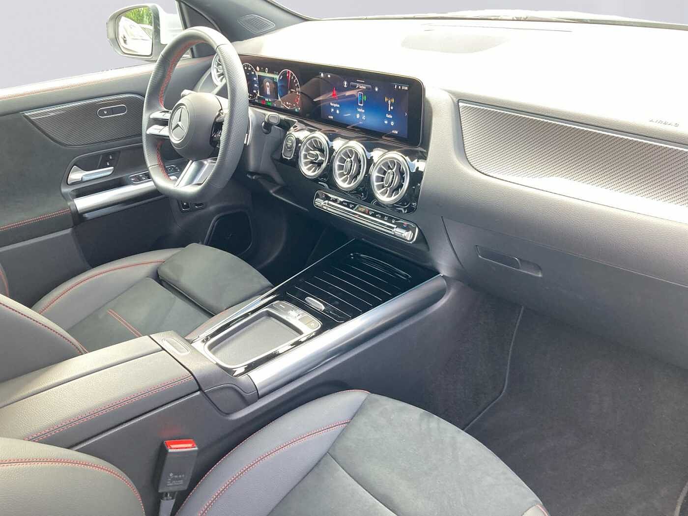 Mercedes-Benz GLA 250  e AMG Line