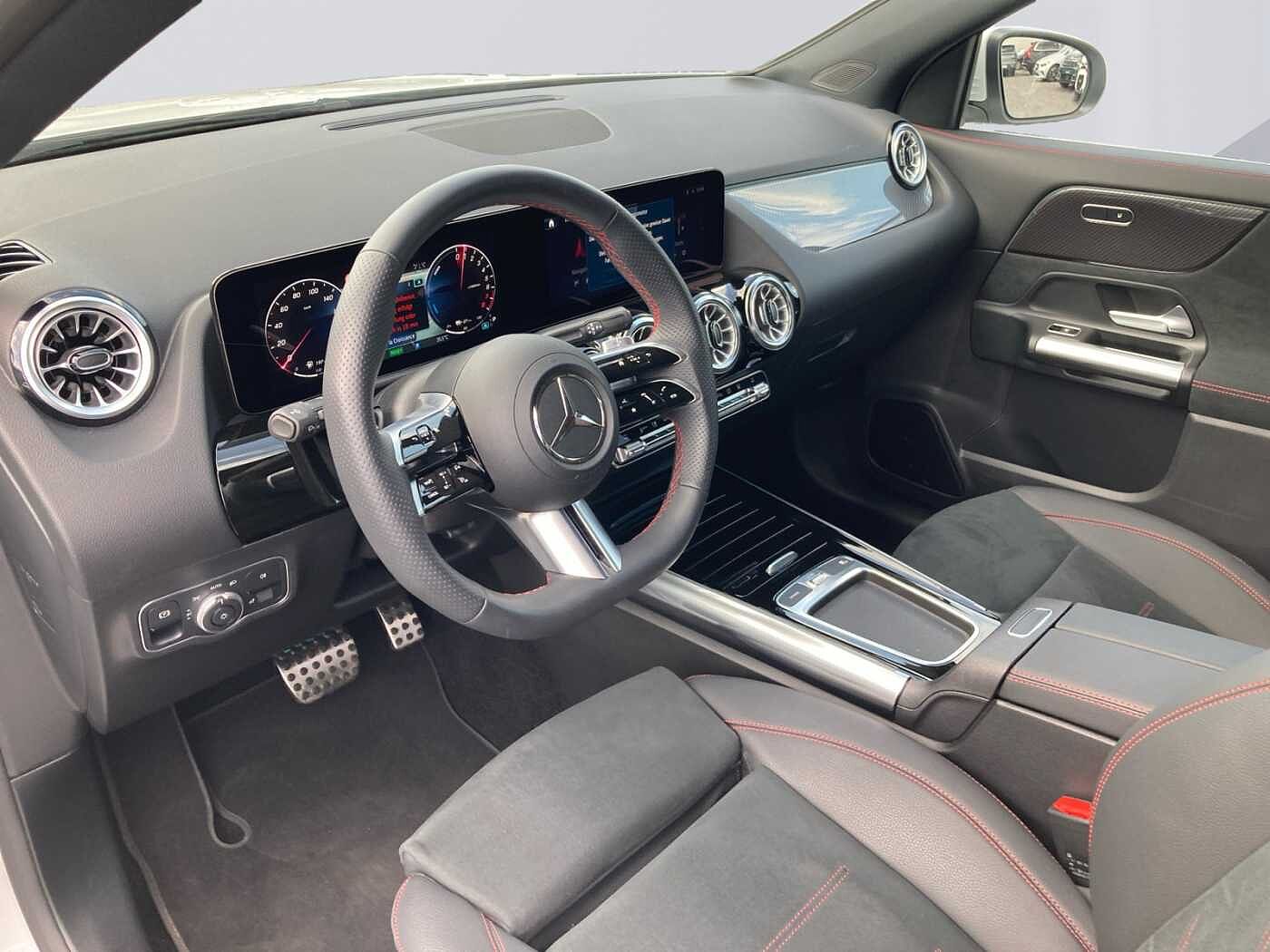 Mercedes-Benz GLA 250  e AMG Line