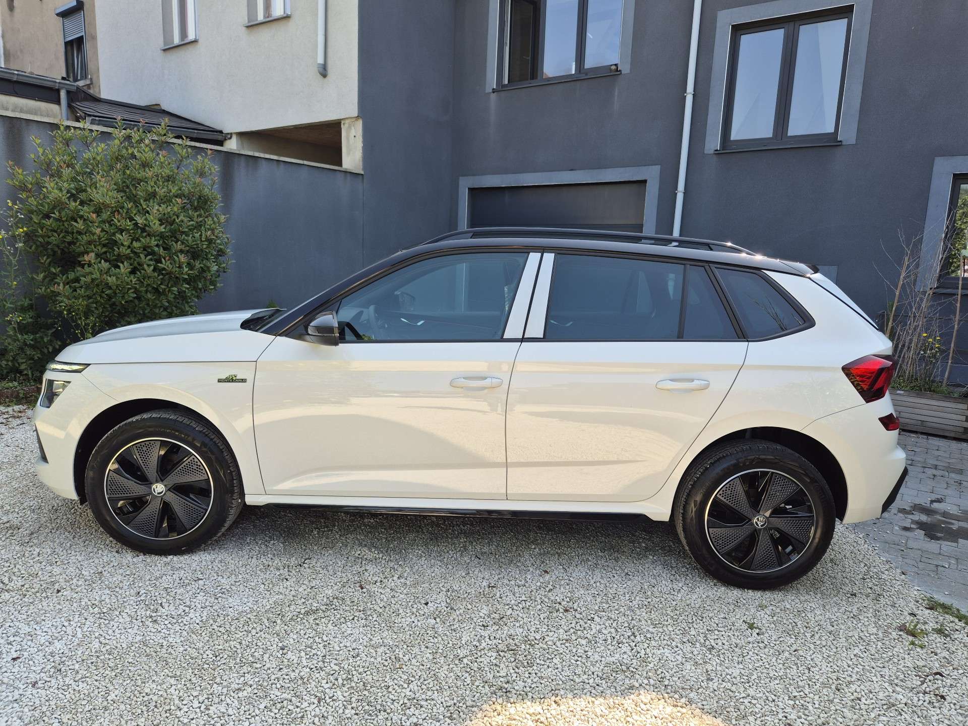 Skoda Kamiq 1.0 TSI Finition "Monte Carlo" DSG - Neuf 0KM - Garantie 12 Mois avec Entretien Effectué - Dispo sous 48H - Zone LEZ Ok