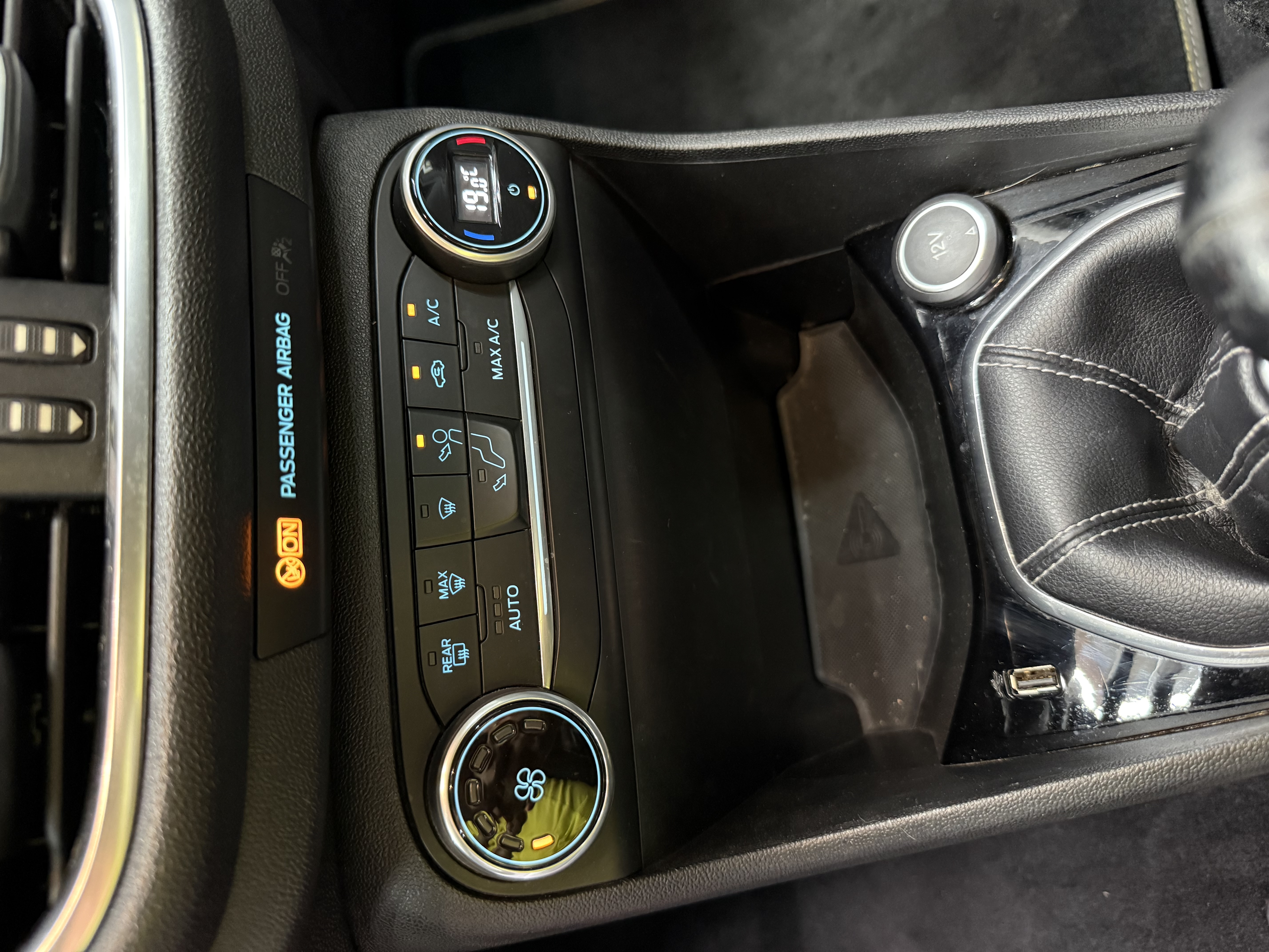 Ford Fiesta VI 1.0 ECOBOOST 100 S&amp;S TITANIUM 3P
