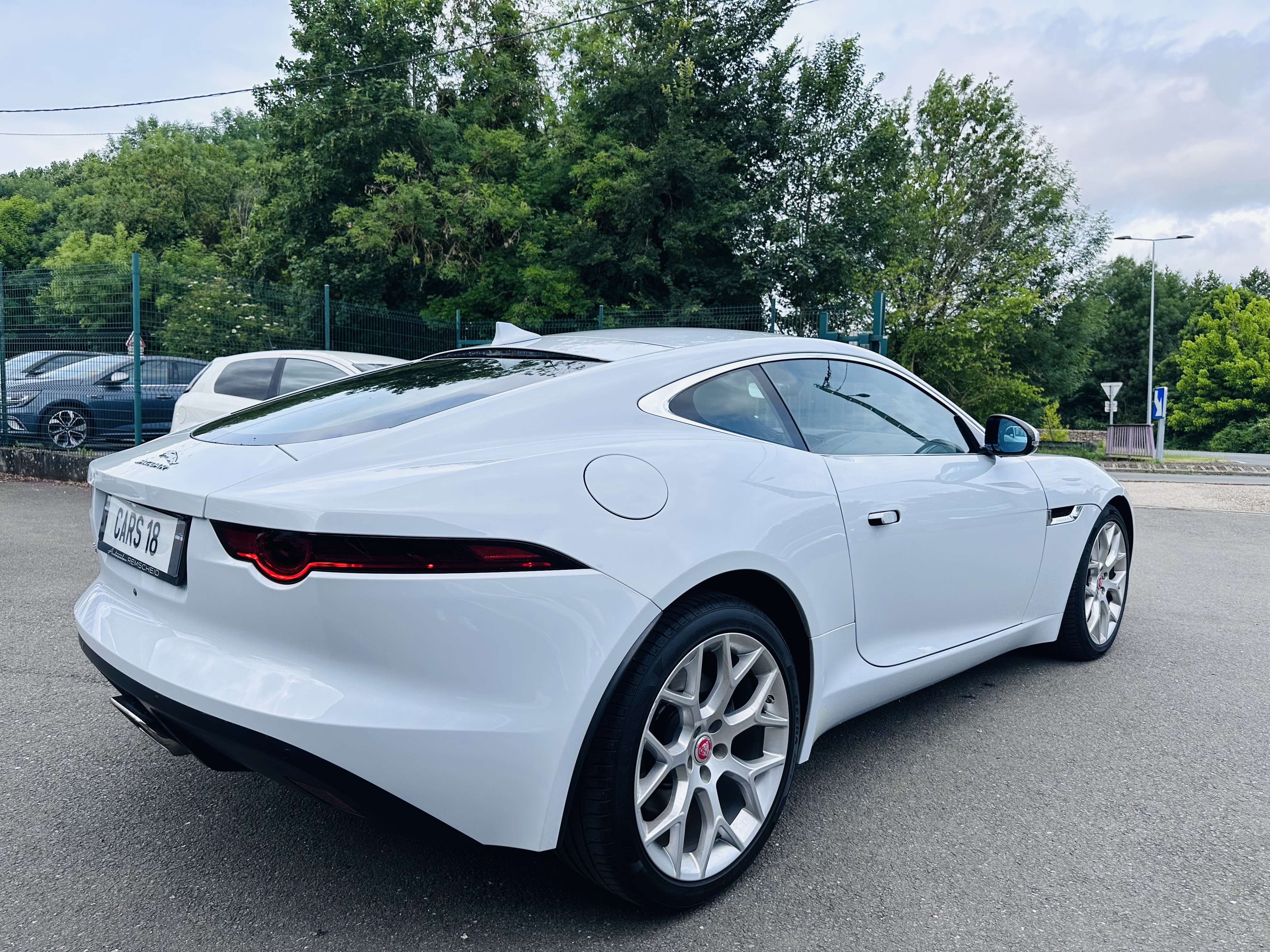 Jaguar F-type (3) COUPE 2.0 P300 R-DYNAMIC AUTO