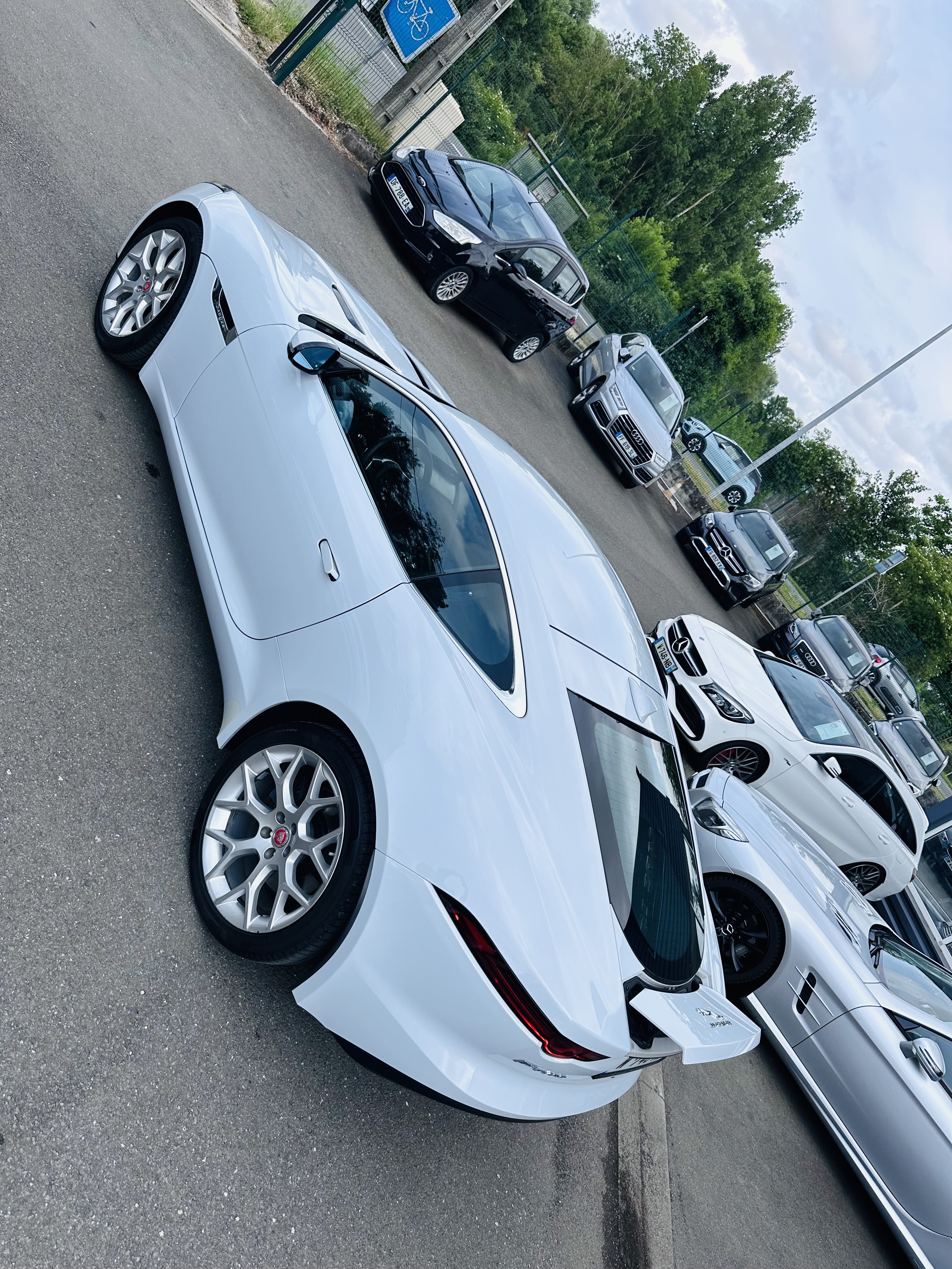 Jaguar F-type (3) COUPE 2.0 P300 R-DYNAMIC AUTO