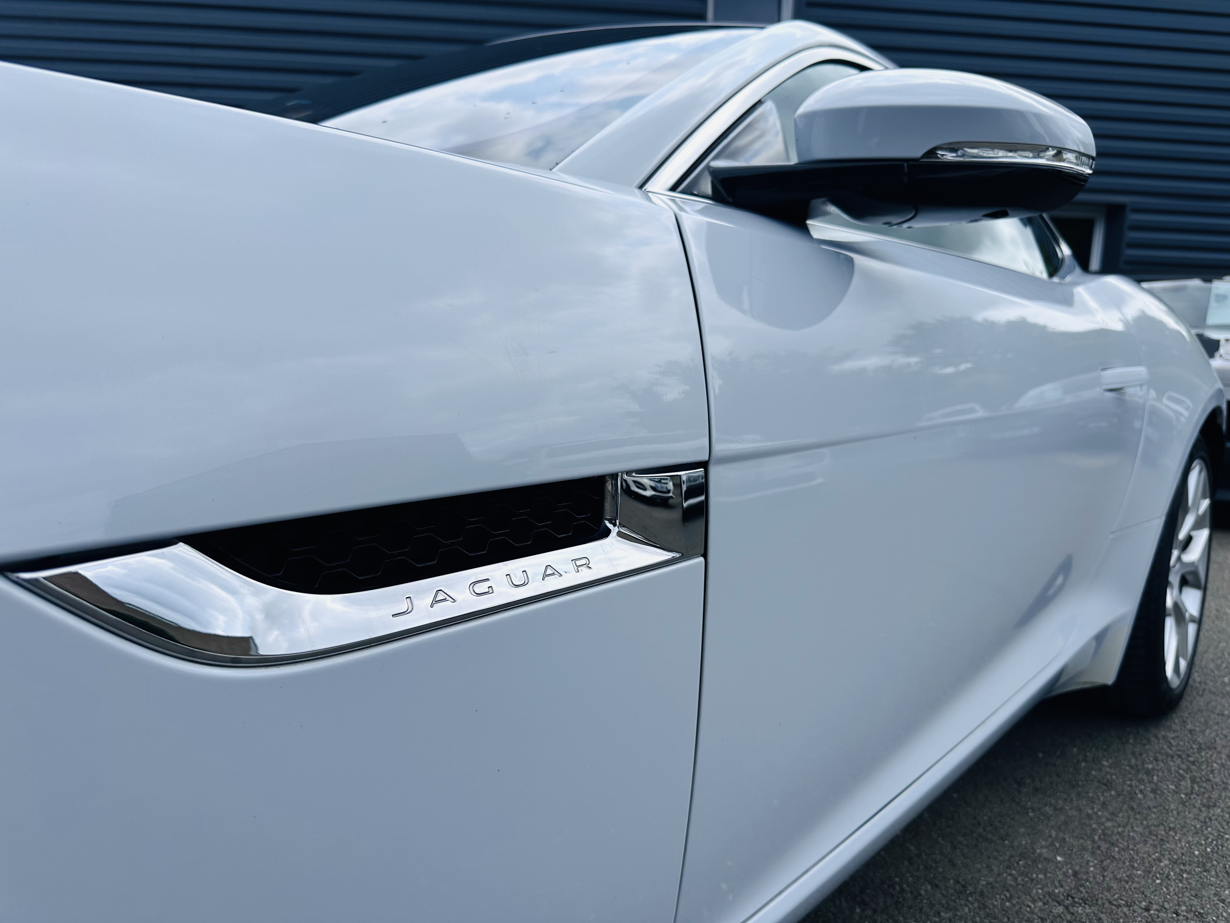 Jaguar F-type (3) COUPE 2.0 P300 R-DYNAMIC AUTO