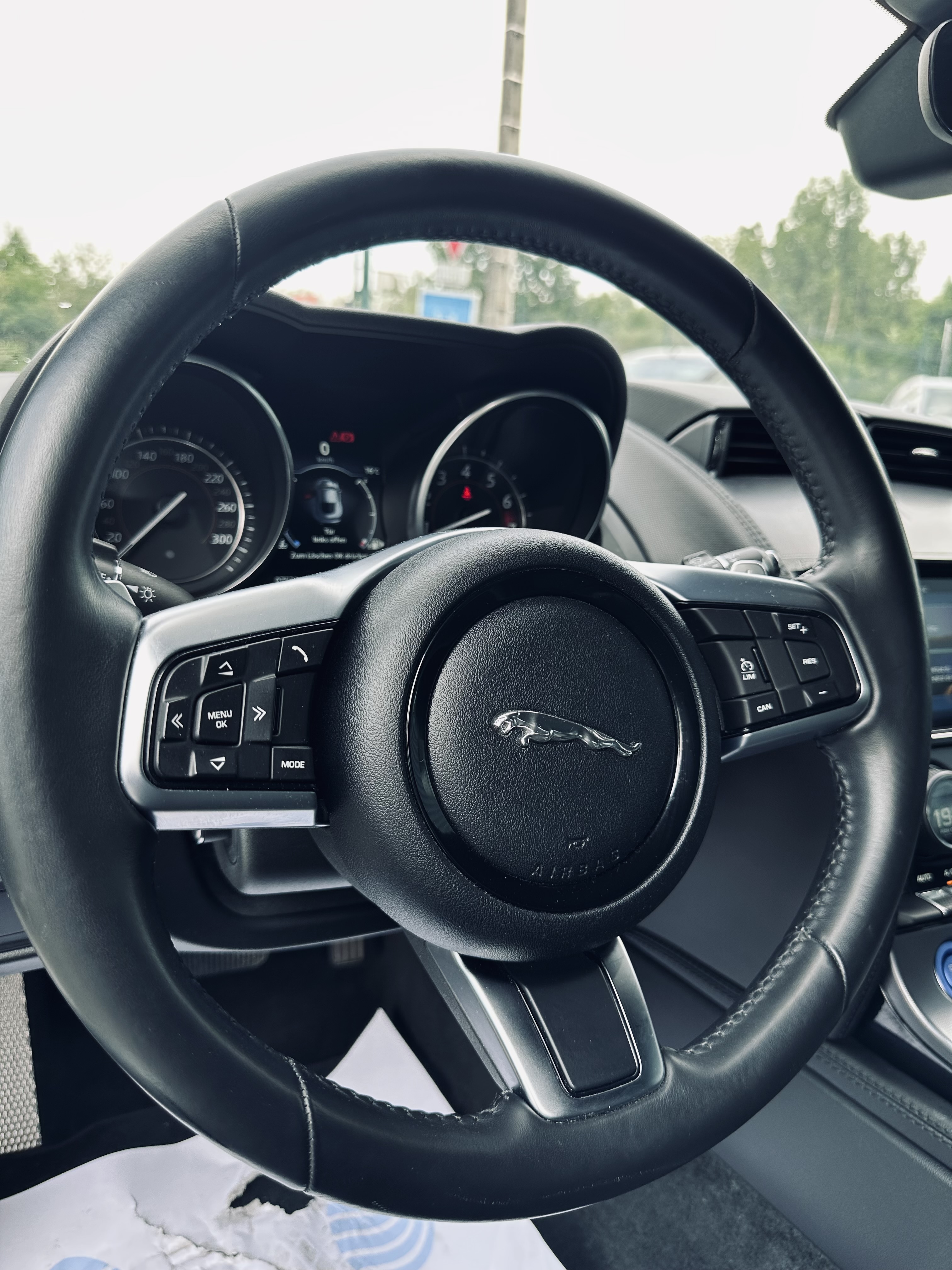 Jaguar F-type (3) COUPE 2.0 P300 R-DYNAMIC AUTO