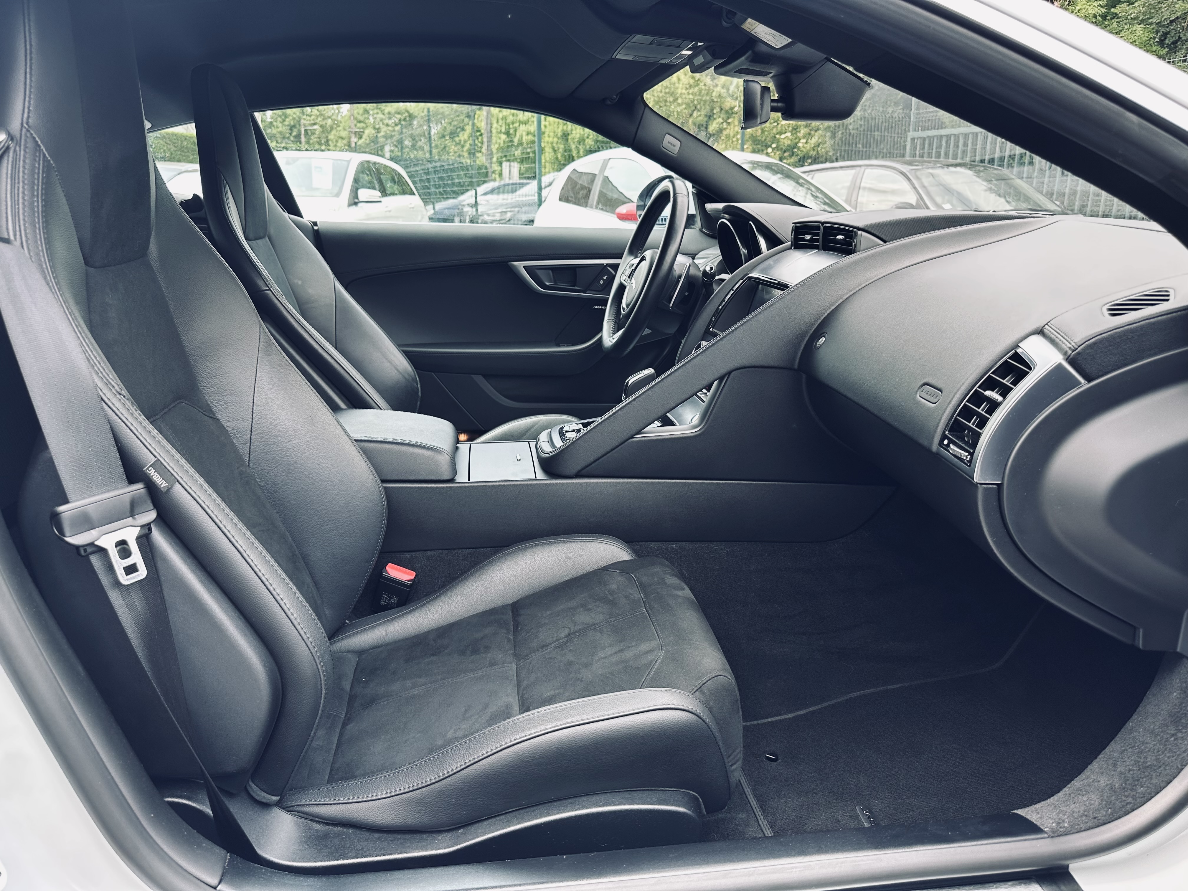Jaguar F-type (3) COUPE 2.0 P300 R-DYNAMIC AUTO