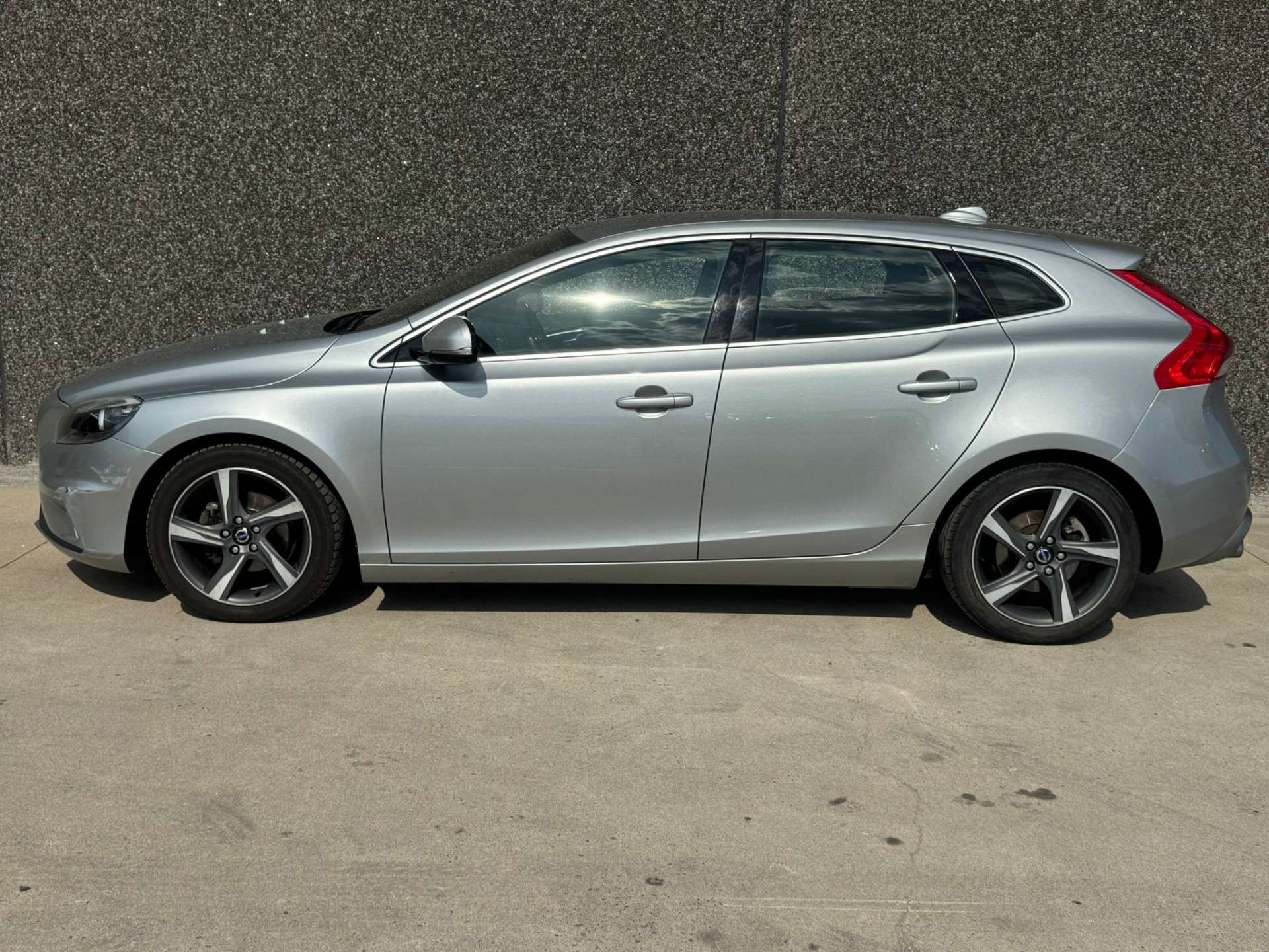 Volvo V40 1.6 D2 Kinetic R-Design// GARANTIE 12 MOIS //