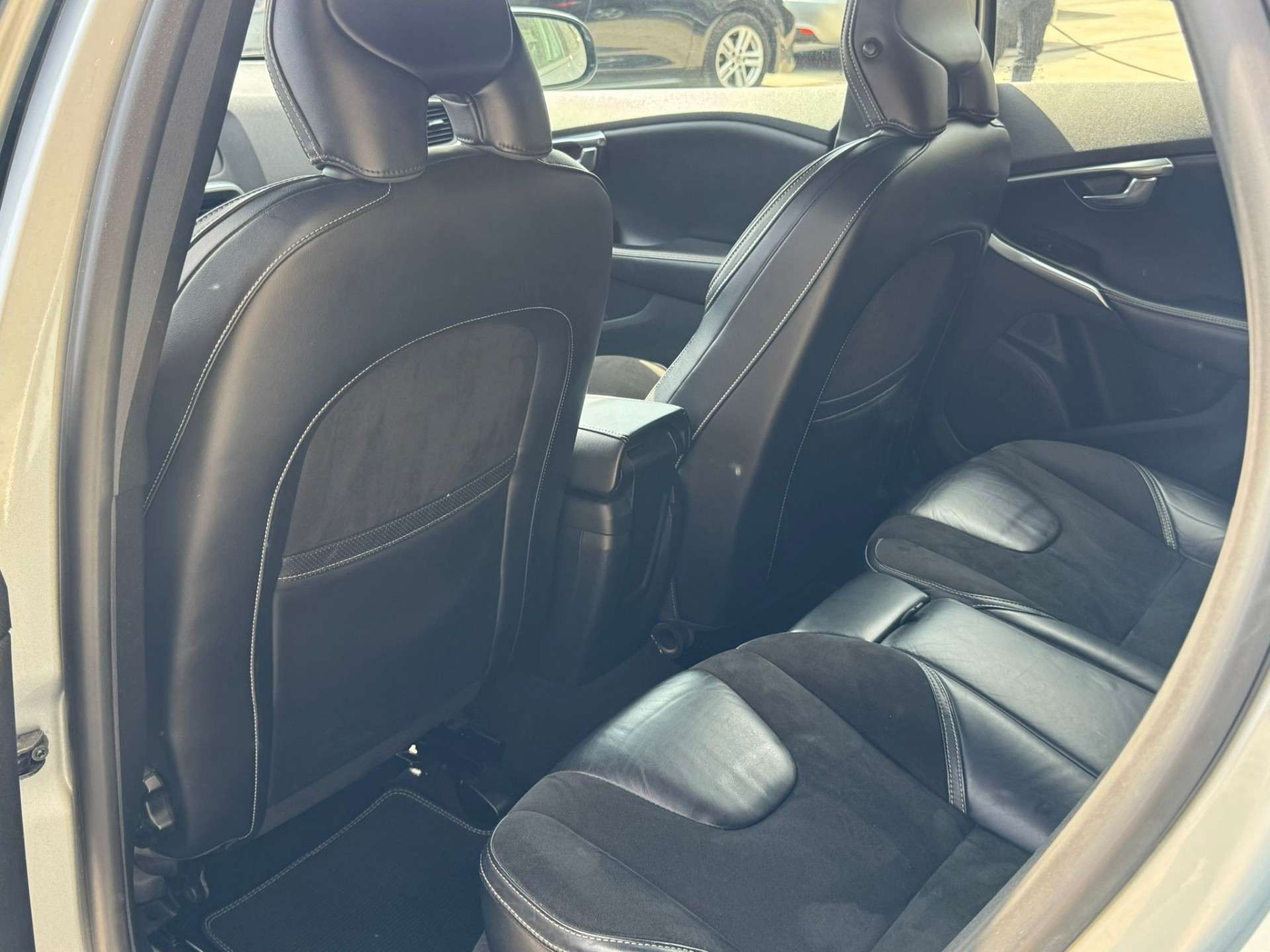 Volvo V40 1.6 D2 Kinetic R-Design// GARANTIE 12 MOIS //