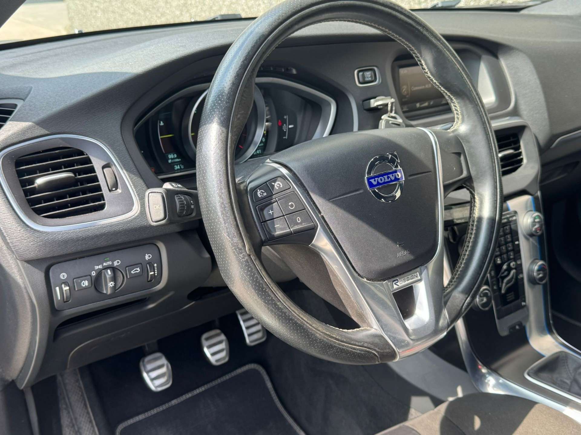 Volvo V40 1.6 D2 Kinetic R-Design// GARANTIE 12 MOIS //