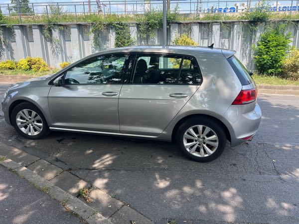 Volkswagen Golf VII 1.6 TDI 105 BLUEMOTION TECHNOLOGY CARAT DSG7 3P