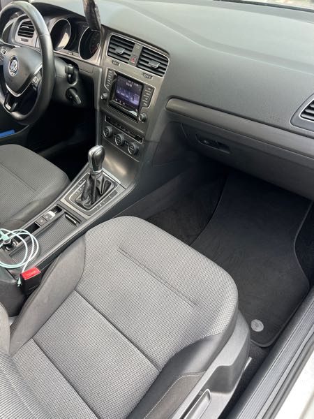 Volkswagen Golf VII 1.6 TDI 105 BLUEMOTION TECHNOLOGY CARAT DSG7 3P