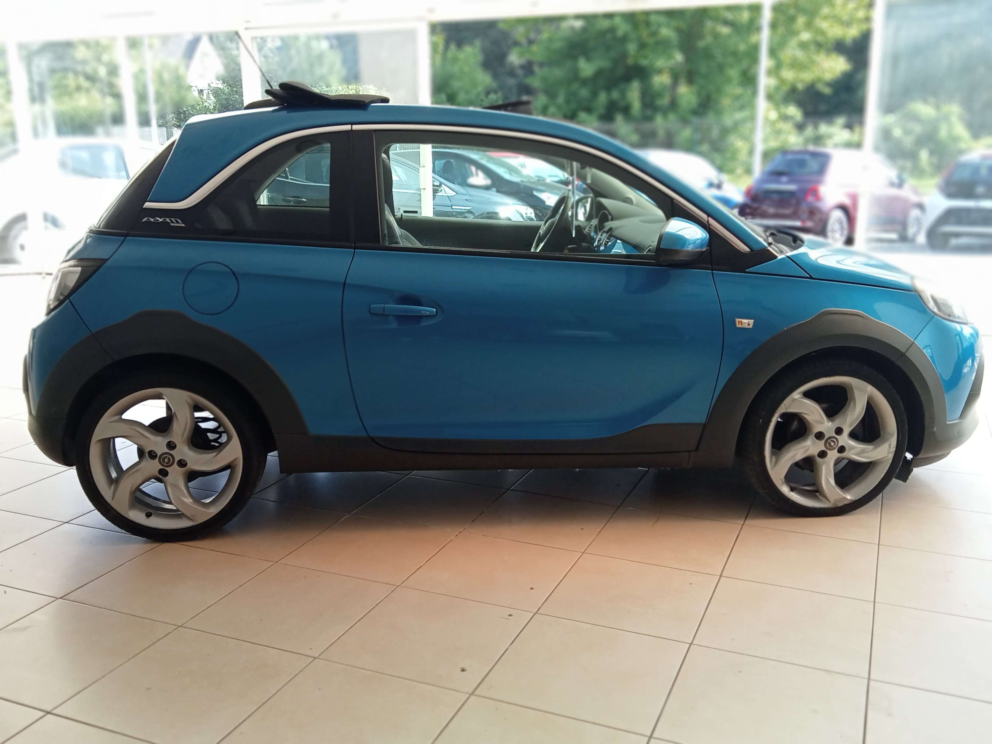Opel Adam 1.2 Twinport 70cv/TOIT OUVRANT/GPS/CAPTEURS /TEL
