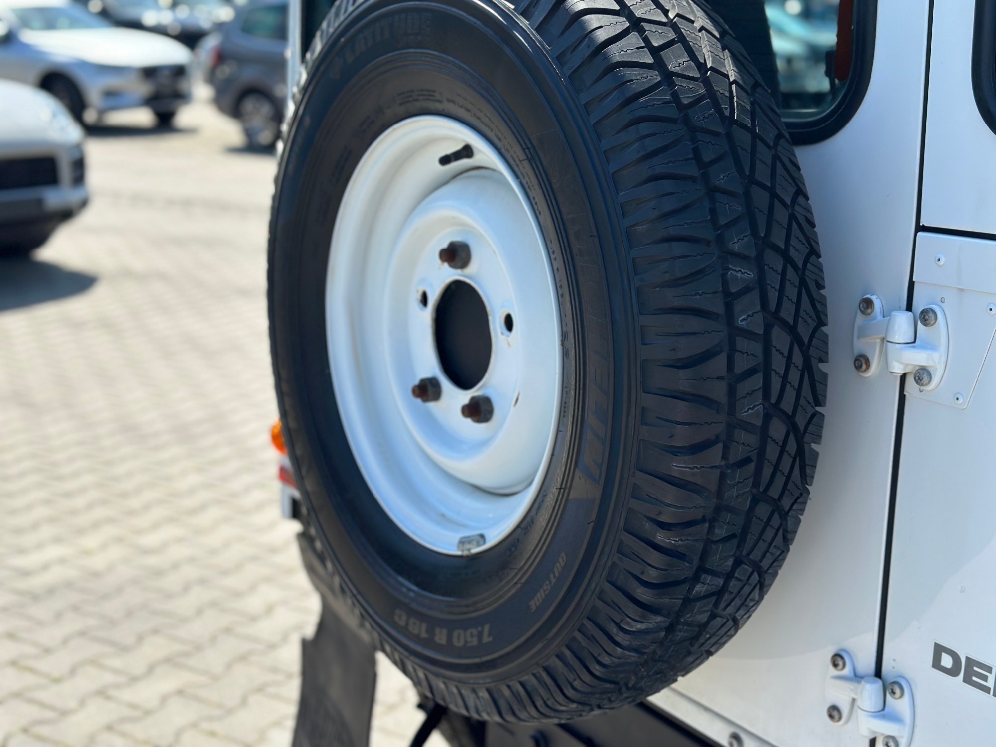 Land Rover Defender III SW 90 SE