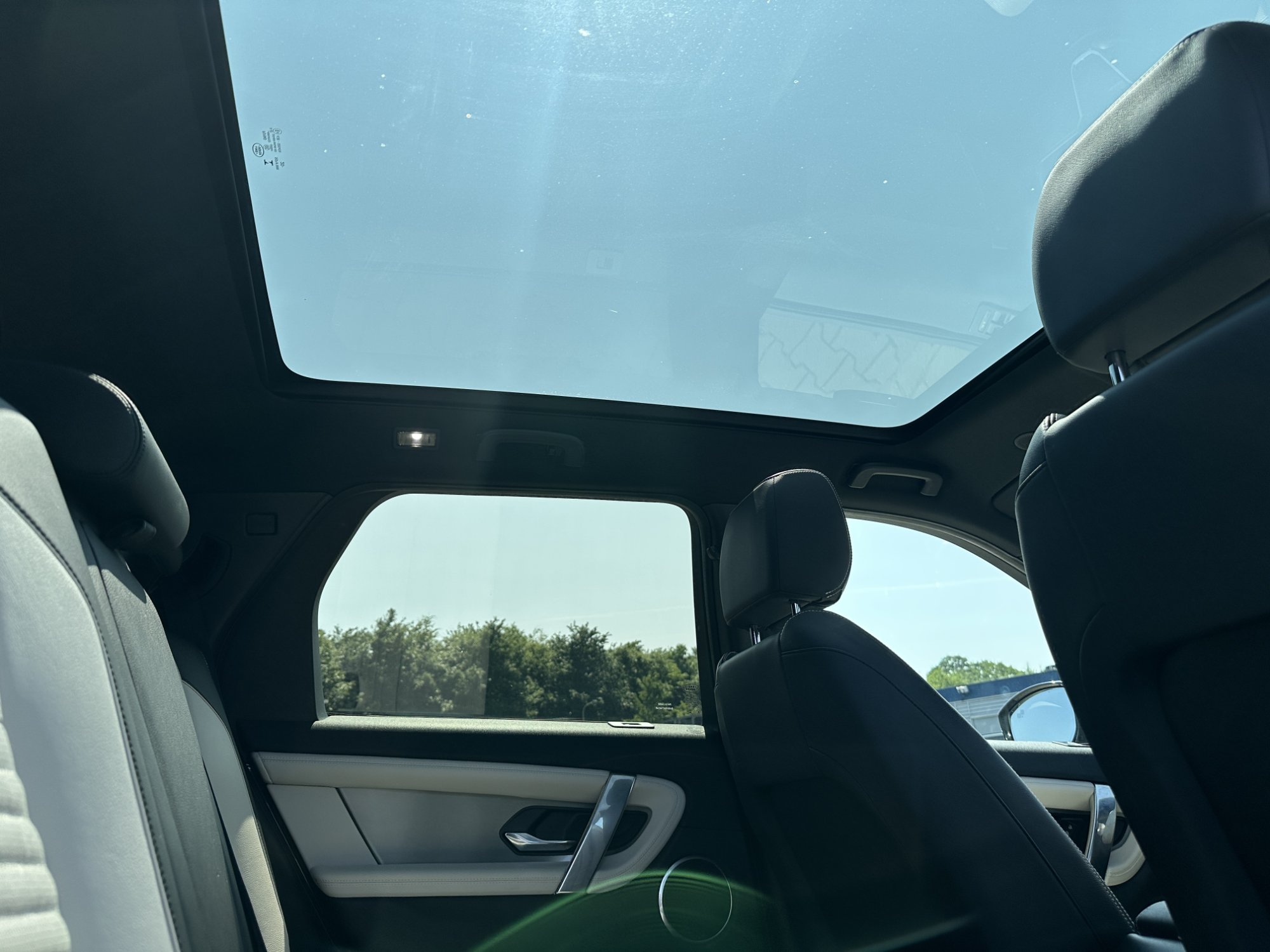Land Rover Discovery Sport P300e R-Dynamic - 4x4 - Hybride - Automatique - 300 cv