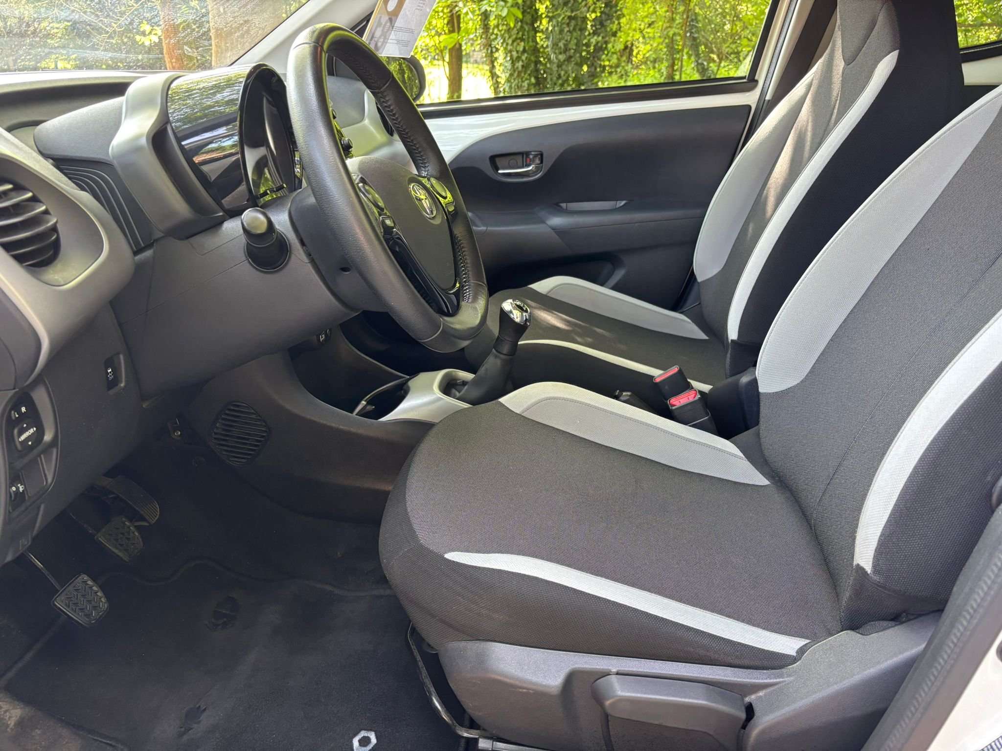 Toyota Aygo 1.0i VVT-i /CAMERA RECUL/A.C AUTO/TEL/REG.V