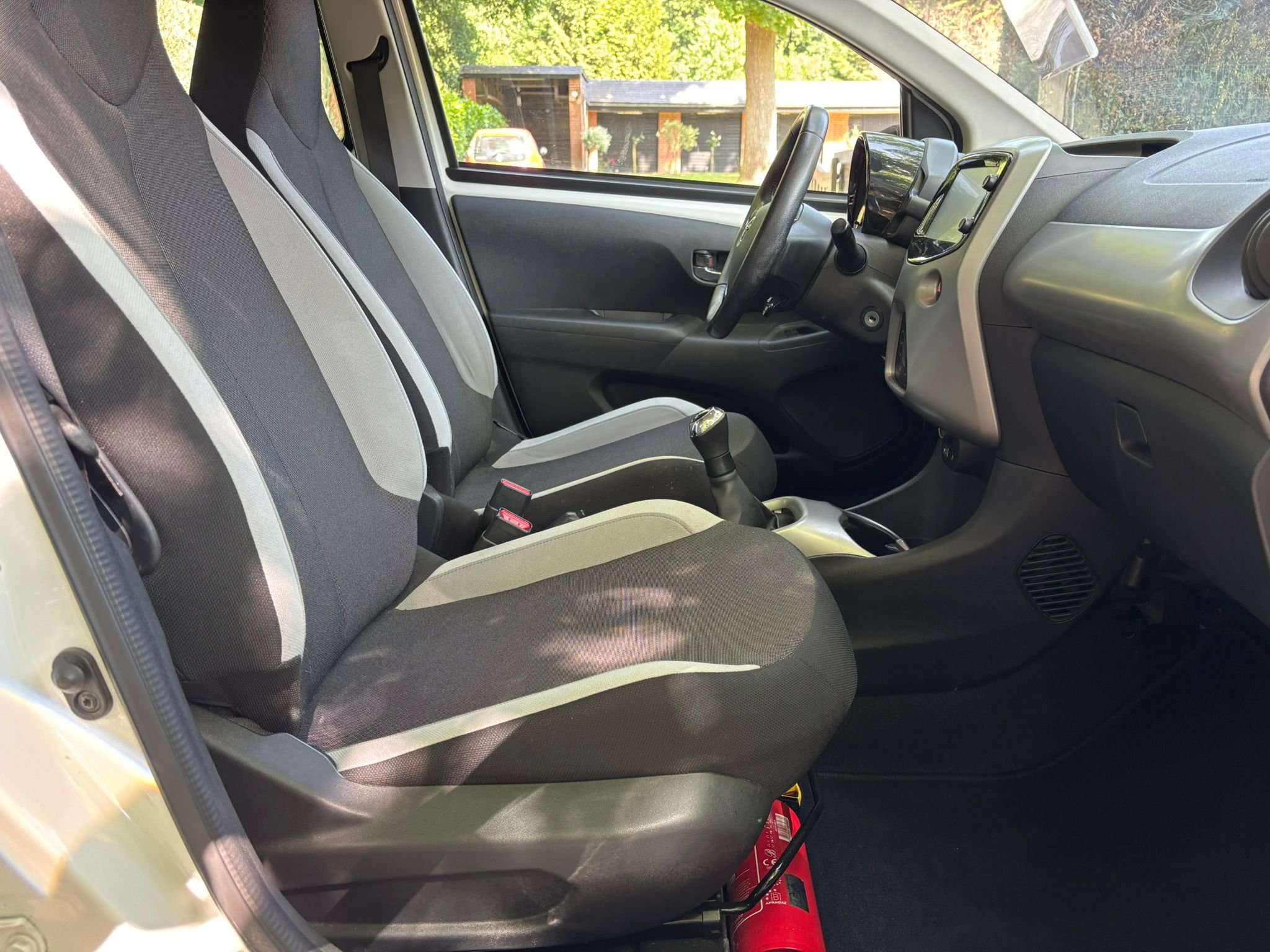 Toyota Aygo 1.0i VVT-i /CAMERA RECUL/A.C AUTO/TEL/REG.V