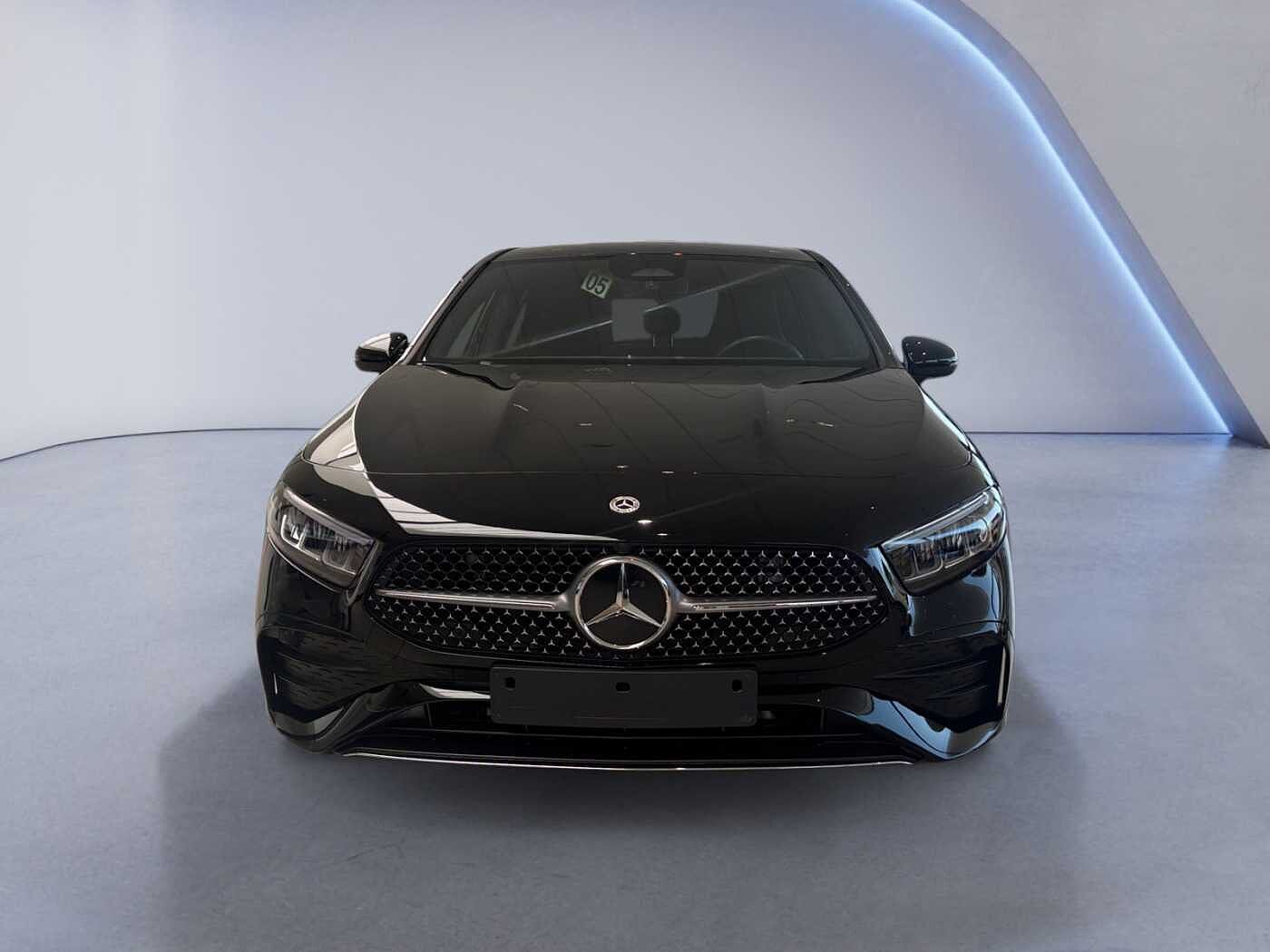 Mercedes-Benz A 180  AMG Line